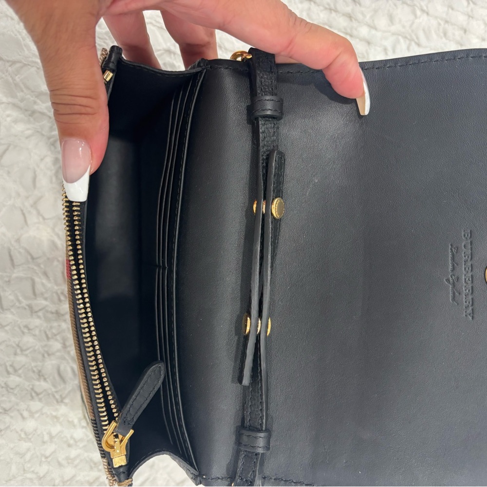 Burberry Black and Tan Crossbody Bag with Gold Chain - Picture 4 of 14